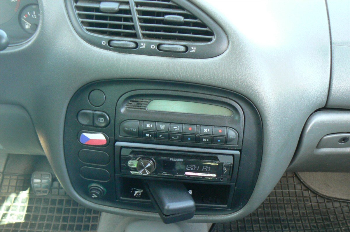 Volkswagen Sharan Kombi 1,9 l 66 kw