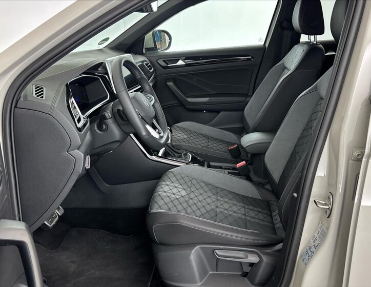 Volkswagen T-Roc SUV / Terénní 1,5 l 110 kw