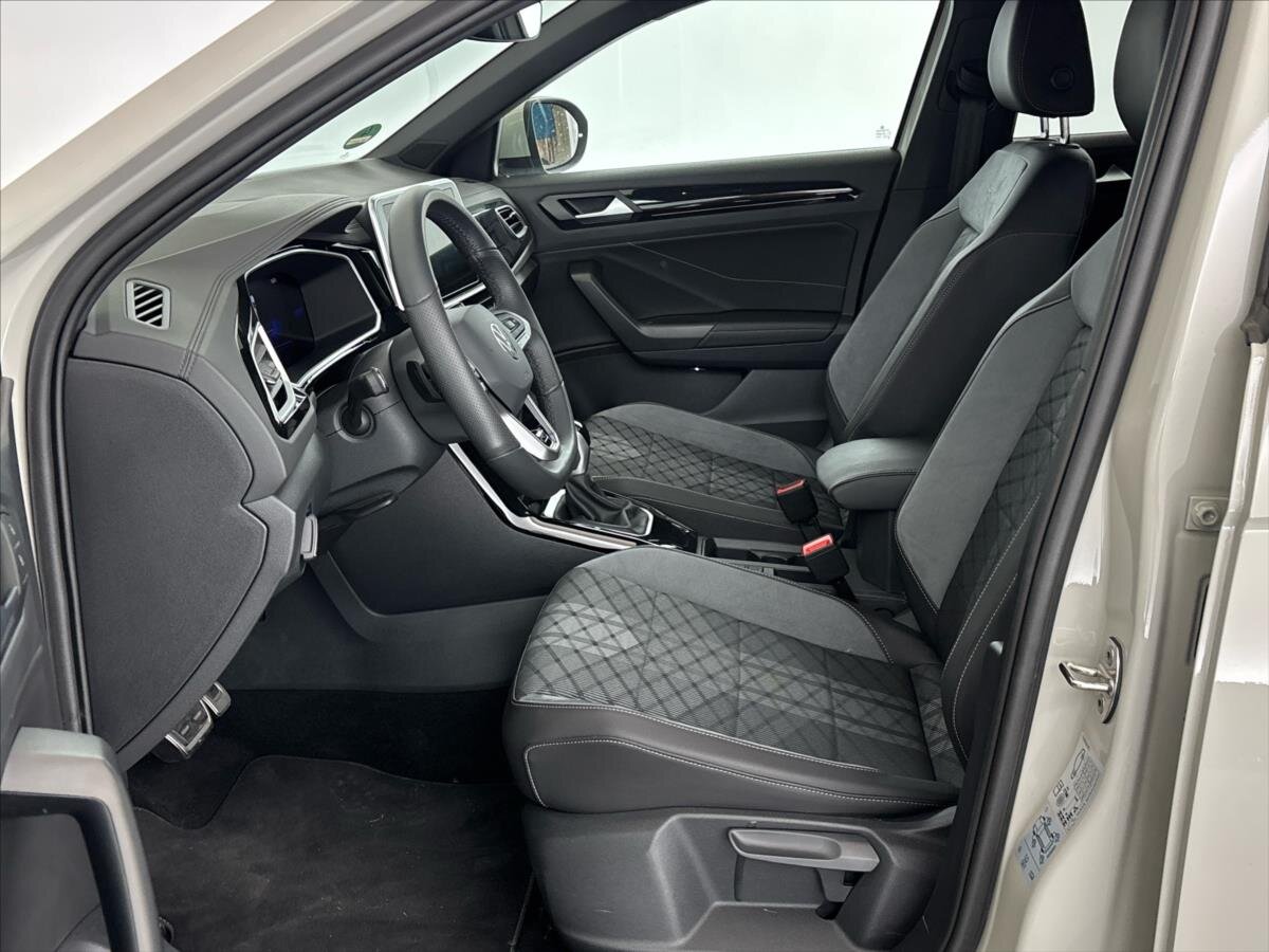 Volkswagen T-Roc SUV / Terénní 1,5 l 110 kw