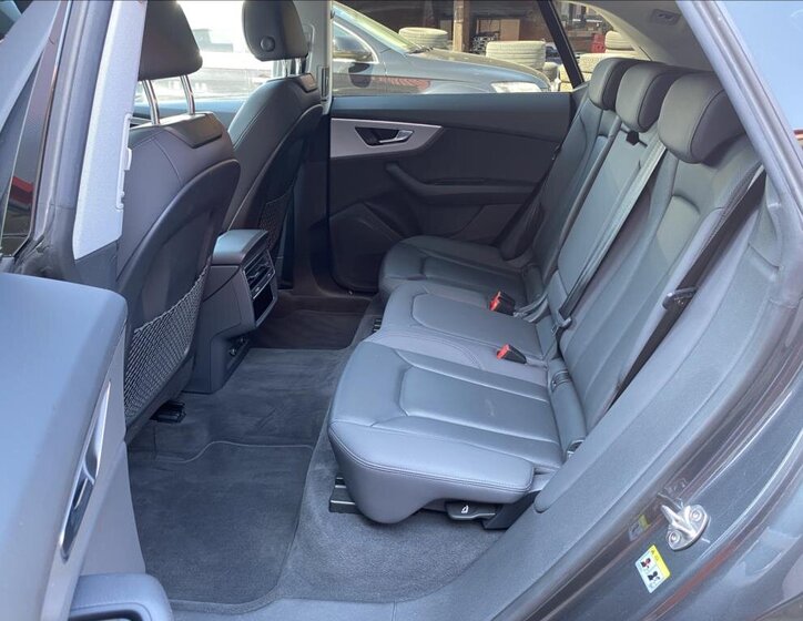 Audi Q8 SUV / Terénní 3,0 l 250 kw