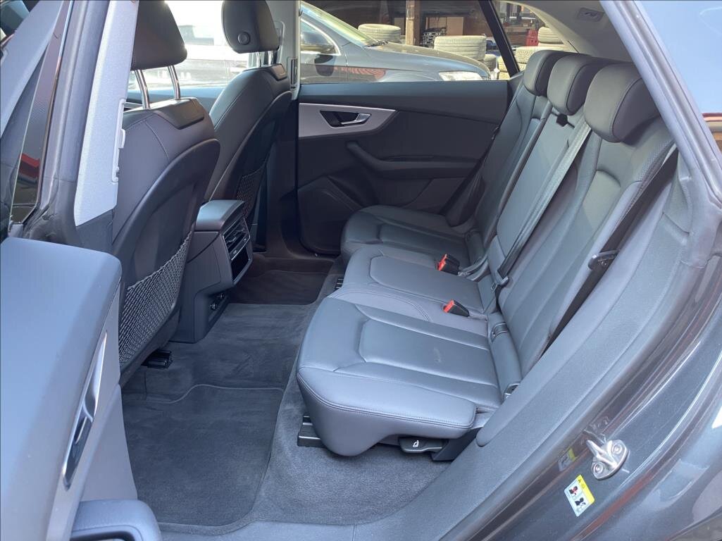 Audi Q8 SUV / Terénní 3,0 l 250 kw