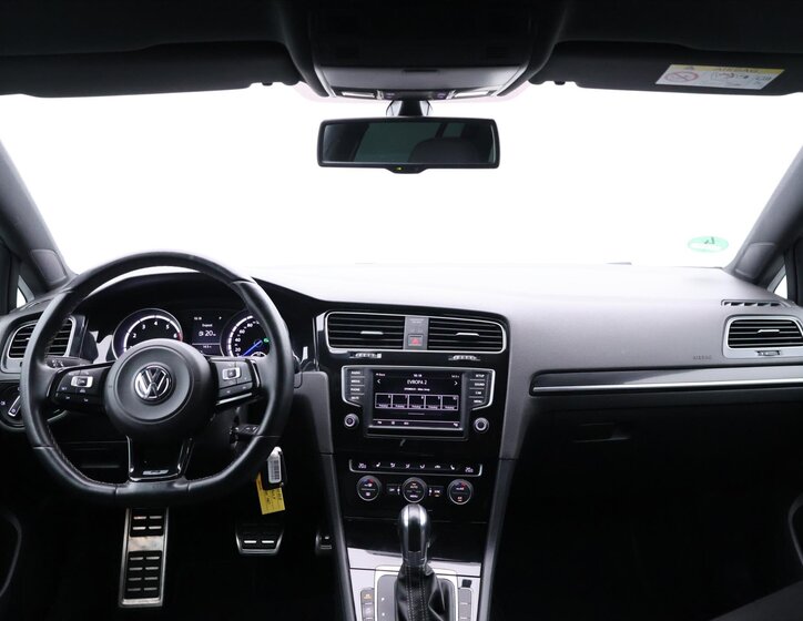 Volkswagen Golf Kombi 2,0 l 221 kw