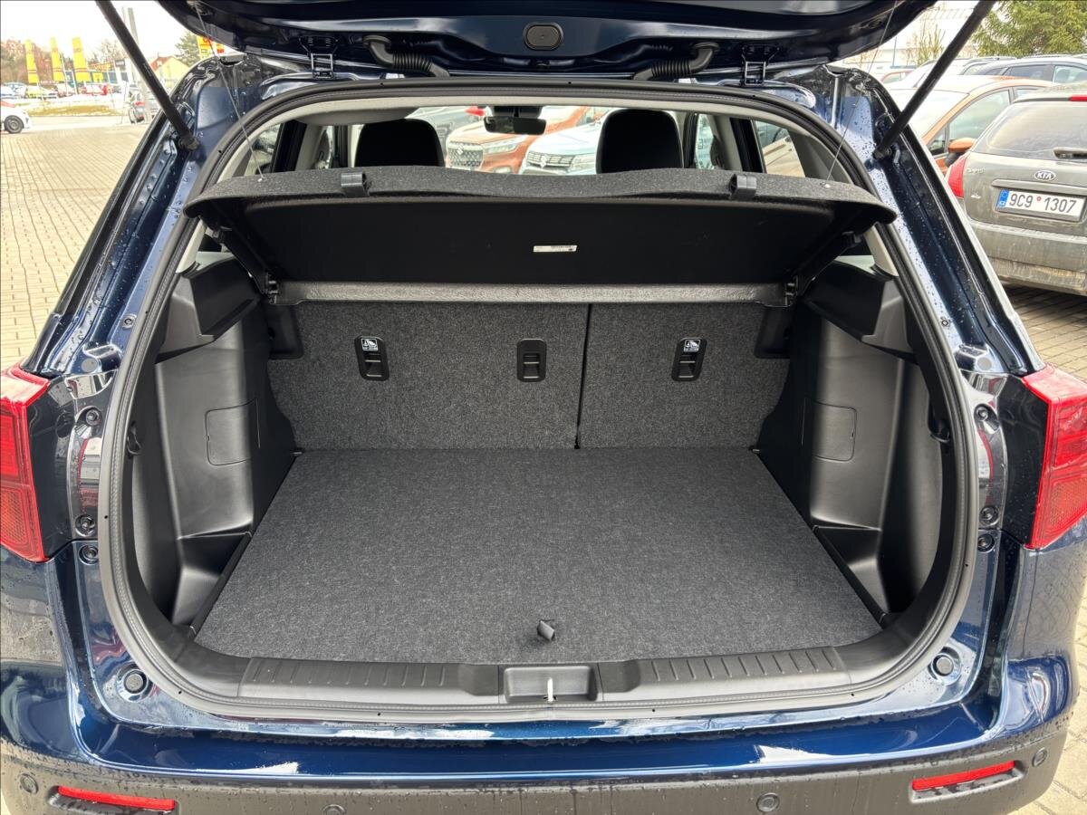 Suzuki Vitara SUV 1,4 l 81 kw