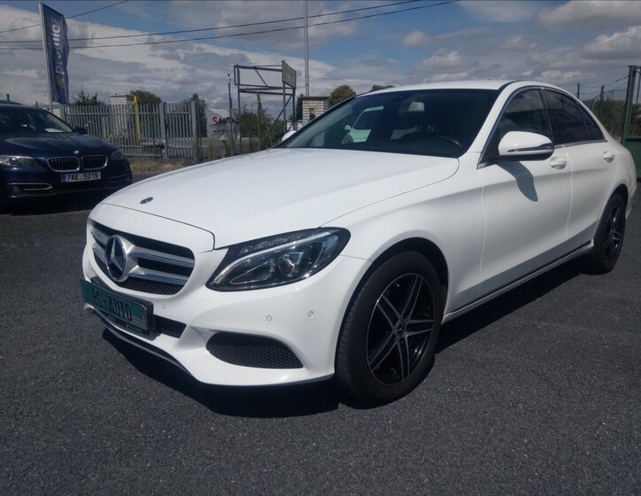 Mercedes-Benz Třídy C Sedan / Limuzína 2,1 l 125 kw