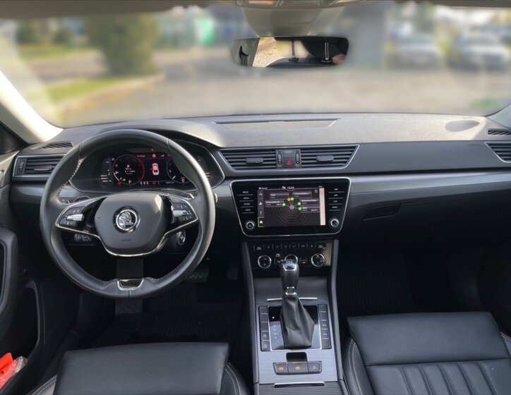 Škoda Superb 9