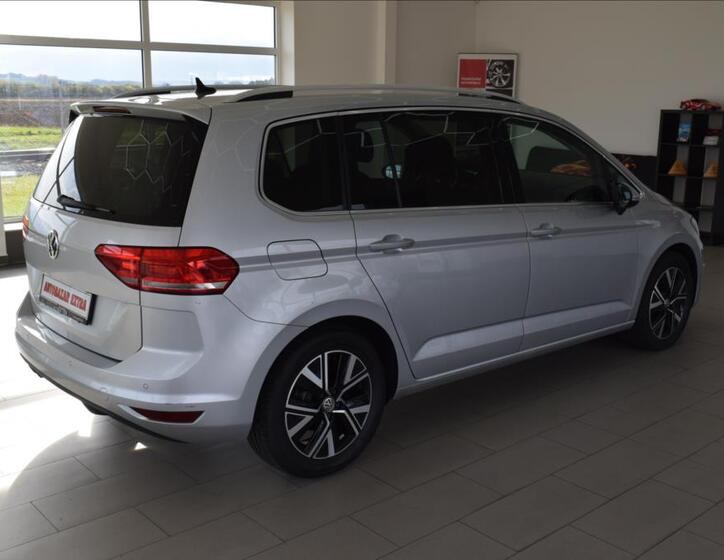 Volkswagen Touran 6