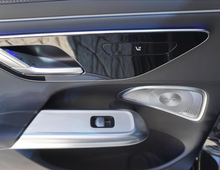 Mercedes-Benz Třídy E 12