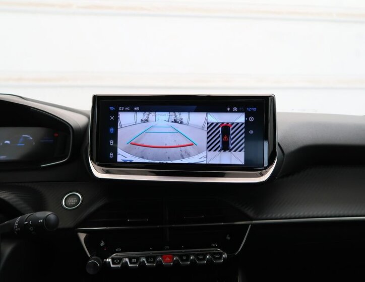 Peugeot 208 Hatchback 1,2 l 74 kw