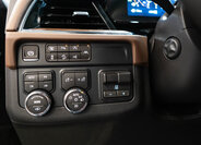 Chevrolet Suburban SUV 6,2 l 313 kw