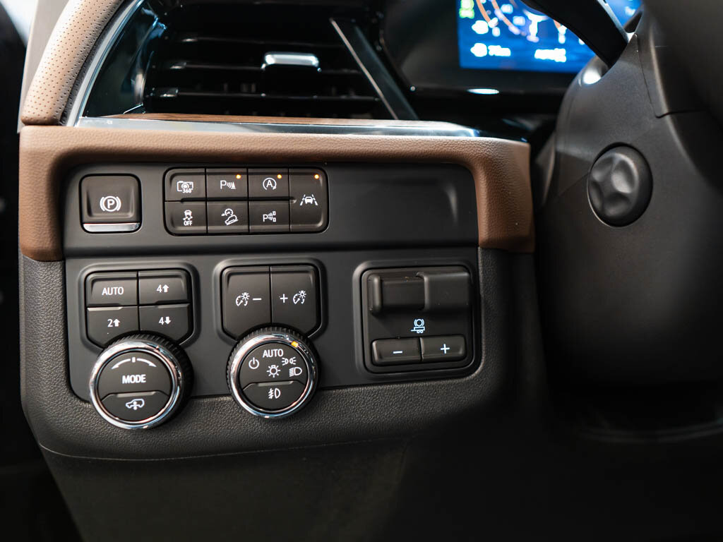 Chevrolet Suburban SUV 6,2 l 313 kw