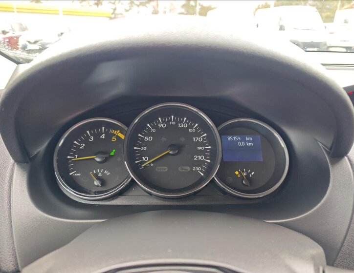 Renault Fluence Sedan / Limuzína 1,5 l 66 kw