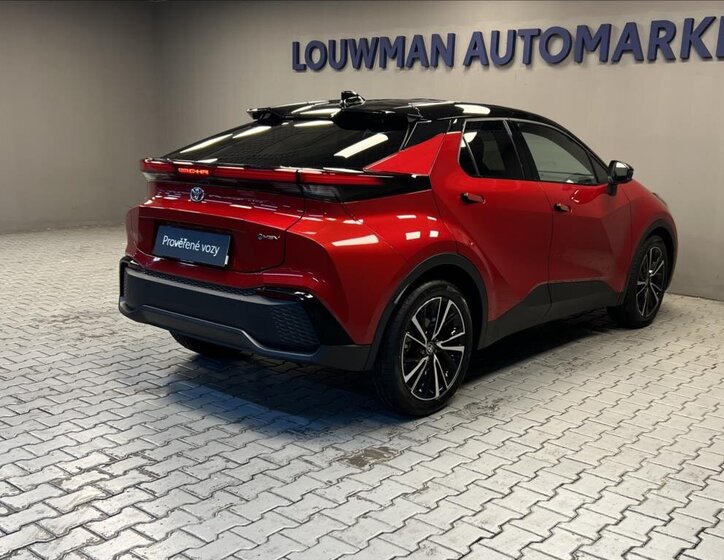 Toyota C-HR 2