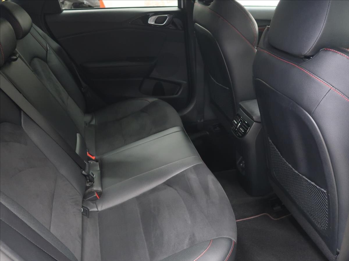 KIA ProCeed Kombi 1,6 l 150 kw