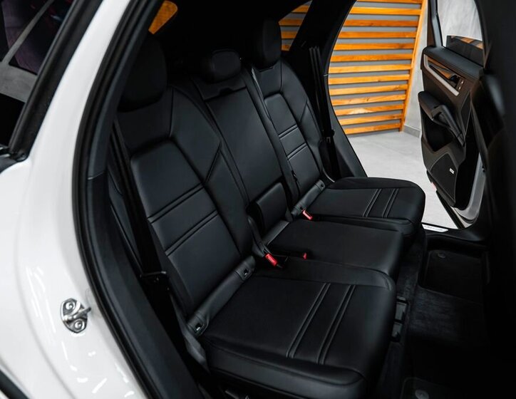 Porsche Cayenne SUV 3,0 l 260 kw