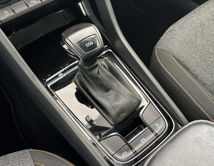 Škoda Karoq SUV / Terénní 1,5 l 110 kw