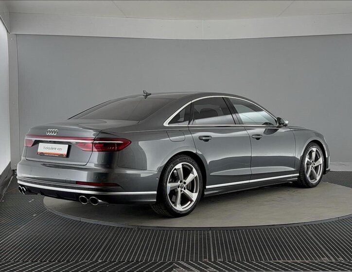 Audi S8 Sedan / Limuzína 4,0 l 420 kw