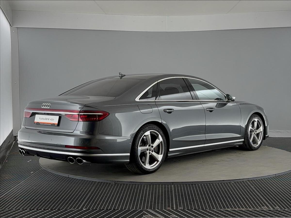 Audi S8 Sedan / Limuzína 4,0 l 420 kw
