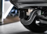 Land Rover Defender 11