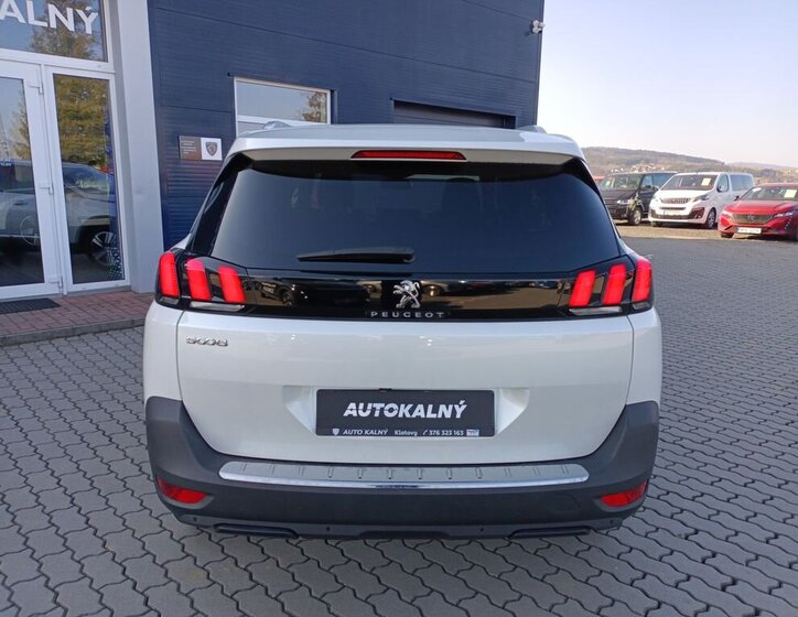 Peugeot 5008 SUV / Terénní 1,2 l 96 kw