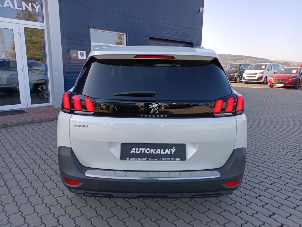 Peugeot 5008 SUV / Terénní 1,2 l 96 kw