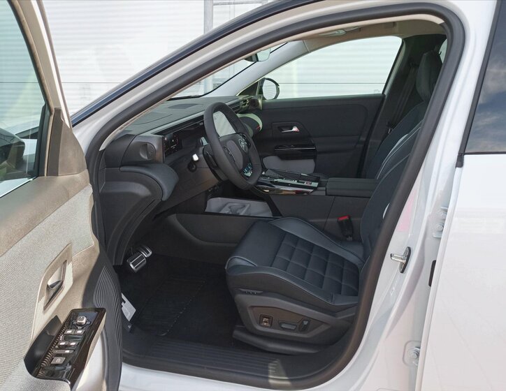 Citroën C5 Aircross SUV / Terénní 1,2 l 107 kw