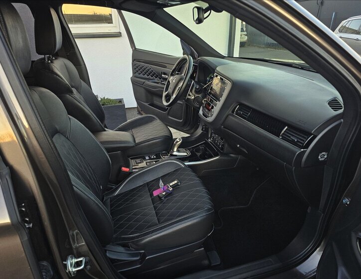 Mitsubishi Outlander 40