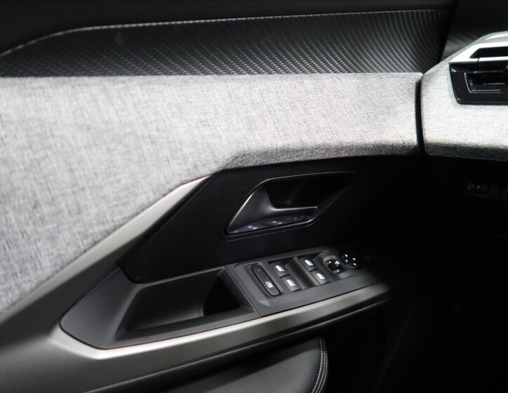 Peugeot 3008 SUV / Terénní 1,2 l 100 kw