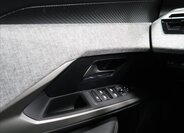 Peugeot 3008 SUV / Terénní 1,2 l 100 kw