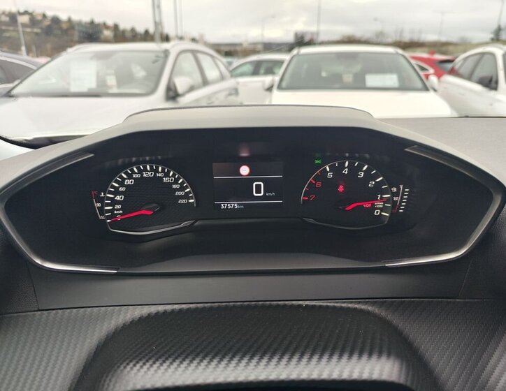 Peugeot 2008 SUV 1,2 l 96 kw