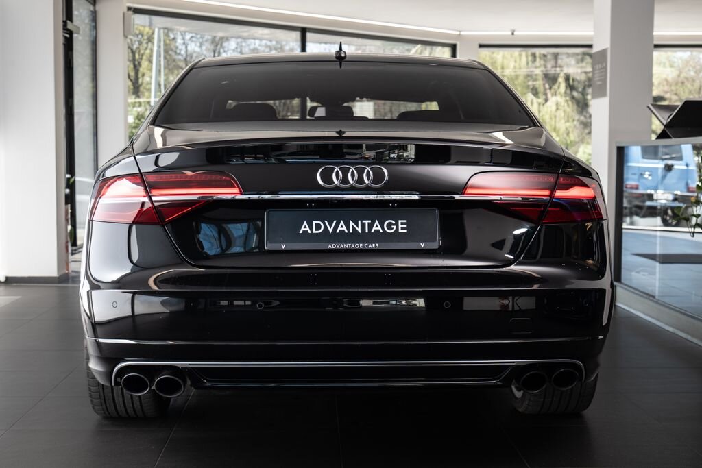 Audi S8 Sedan / Limuzína 4,0 l 382 kw