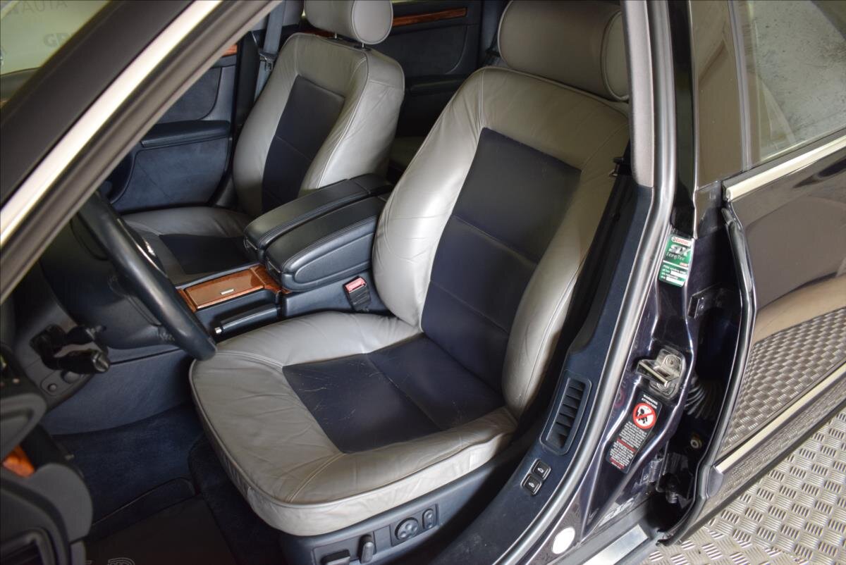 Audi S8 Sedan / Limuzína 4,2 l 265 kw