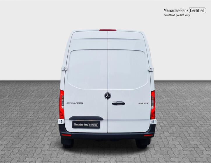 Mercedes-Benz Sprinter 4