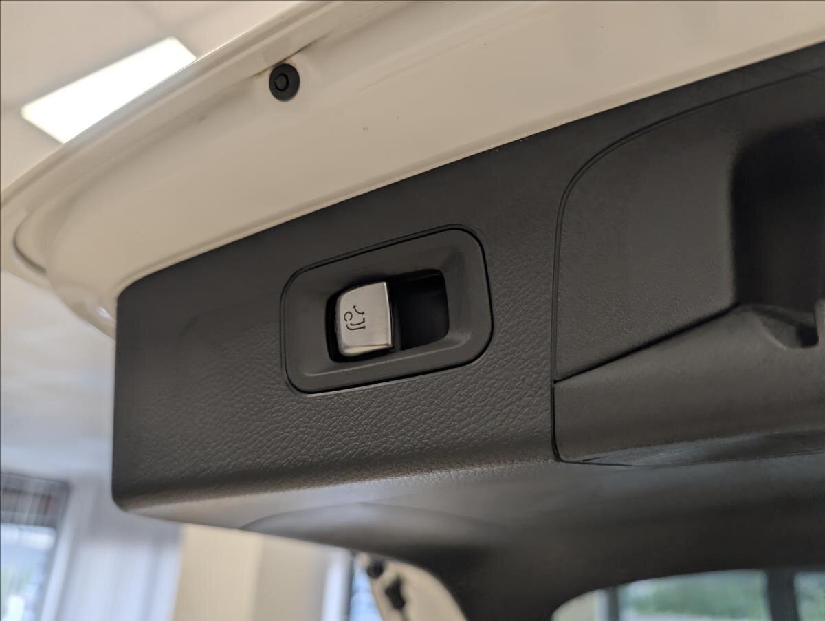 Mercedes-Benz GLC SUV 2,0 l 145 kw