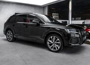 Audi Q7 4