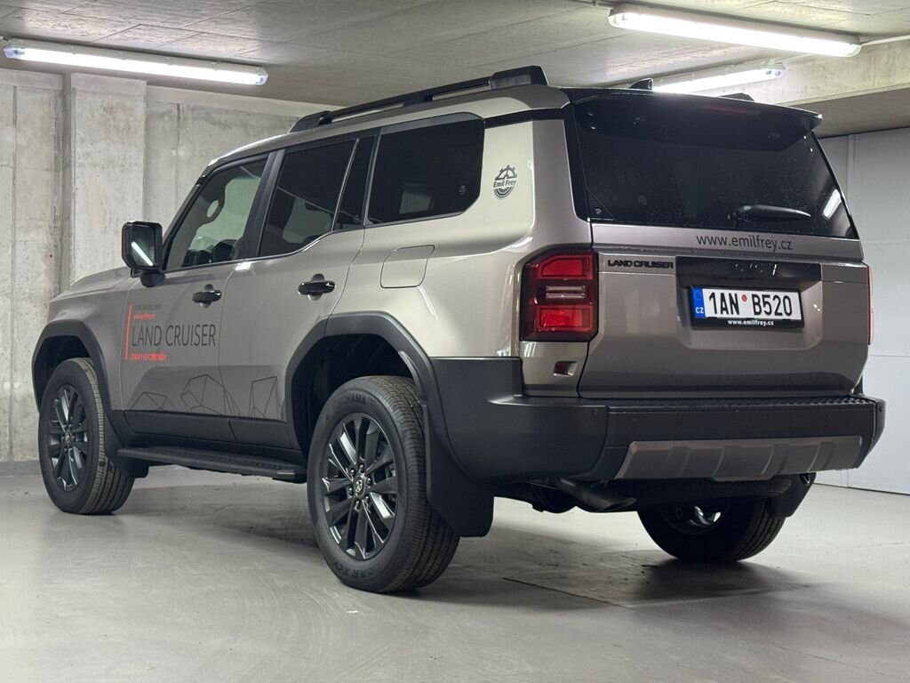 Toyota Land Cruiser SUV / Terénní 2,8 l 150 kw