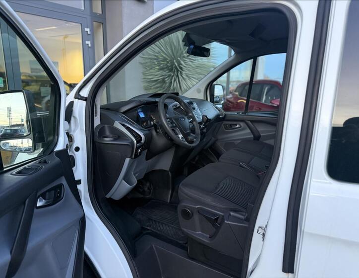 Ford Transit Custom 10