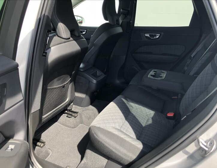 Volvo XC60 SUV / Terénní 2,0 l 145 kw