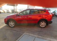 Toyota RAV4 SUV 2,0 l 111 kw