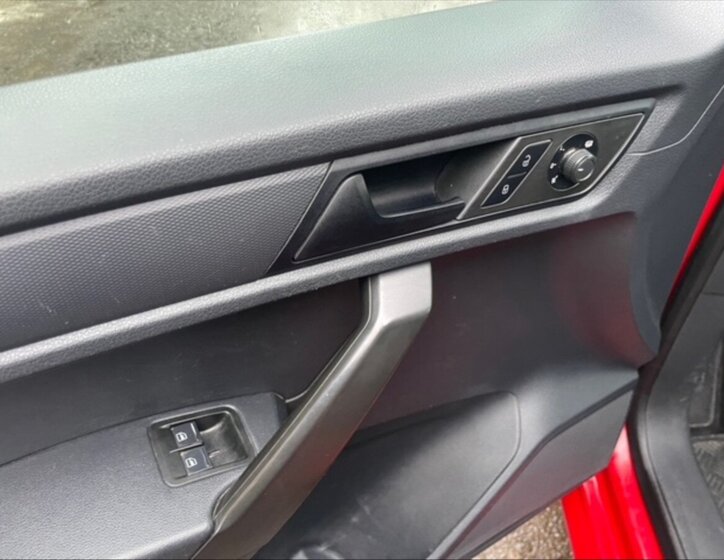 Volkswagen Caddy Skříň 1,6 l 75 kw