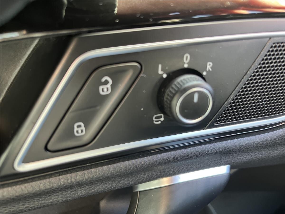 Volkswagen Golf Sportsvan Kombi 1,6 l 81 kw