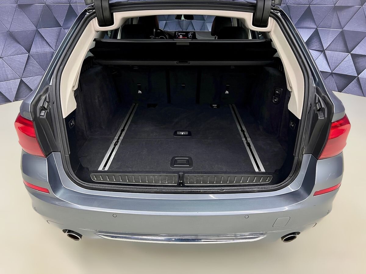 BMW Řada 5 Kombi 3,0 l 195 kw