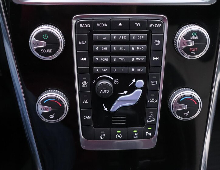 Volvo XC60 SUV 2,4 l 140 kw