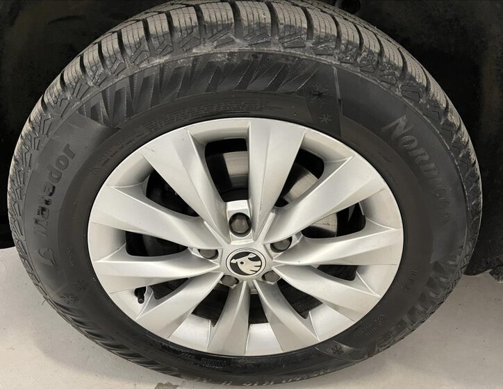 Škoda Karoq SUV / Terénní 1,5 l 110 kw