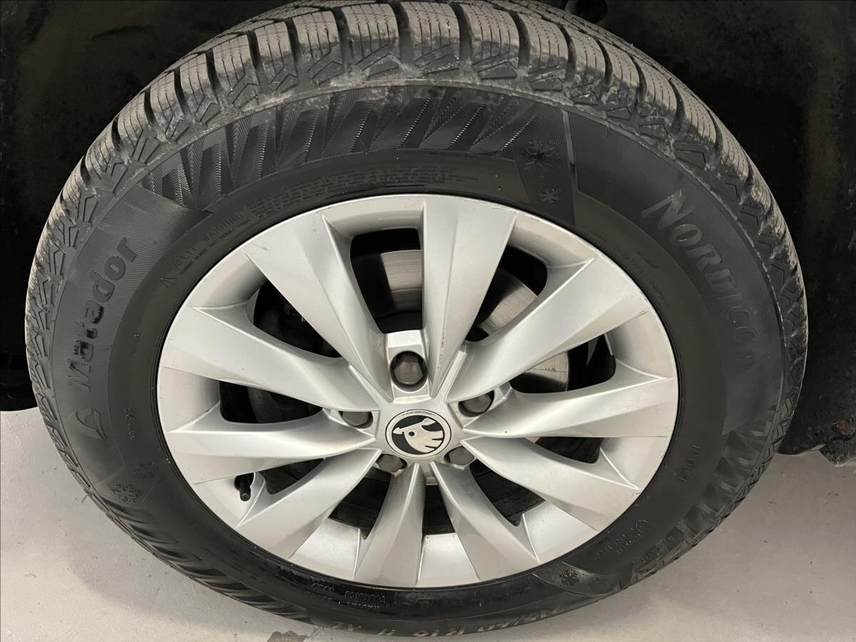 Škoda Karoq SUV / Terénní 1,5 l 110 kw