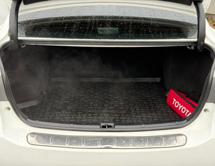 Toyota Avensis Sedan 1,6 l 97 kw