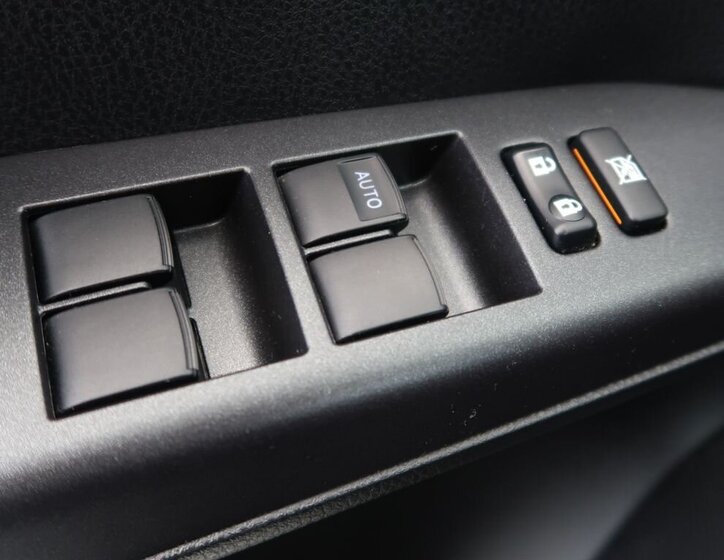 Toyota RAV4 SUV / Terénní 2,5 l 114 kw