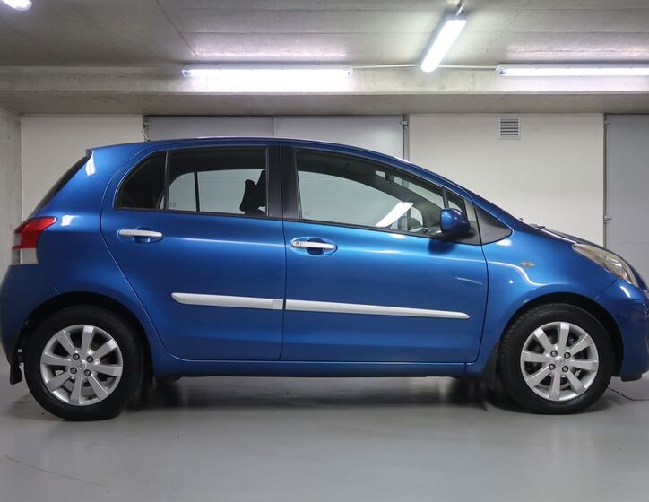 Toyota Yaris 4