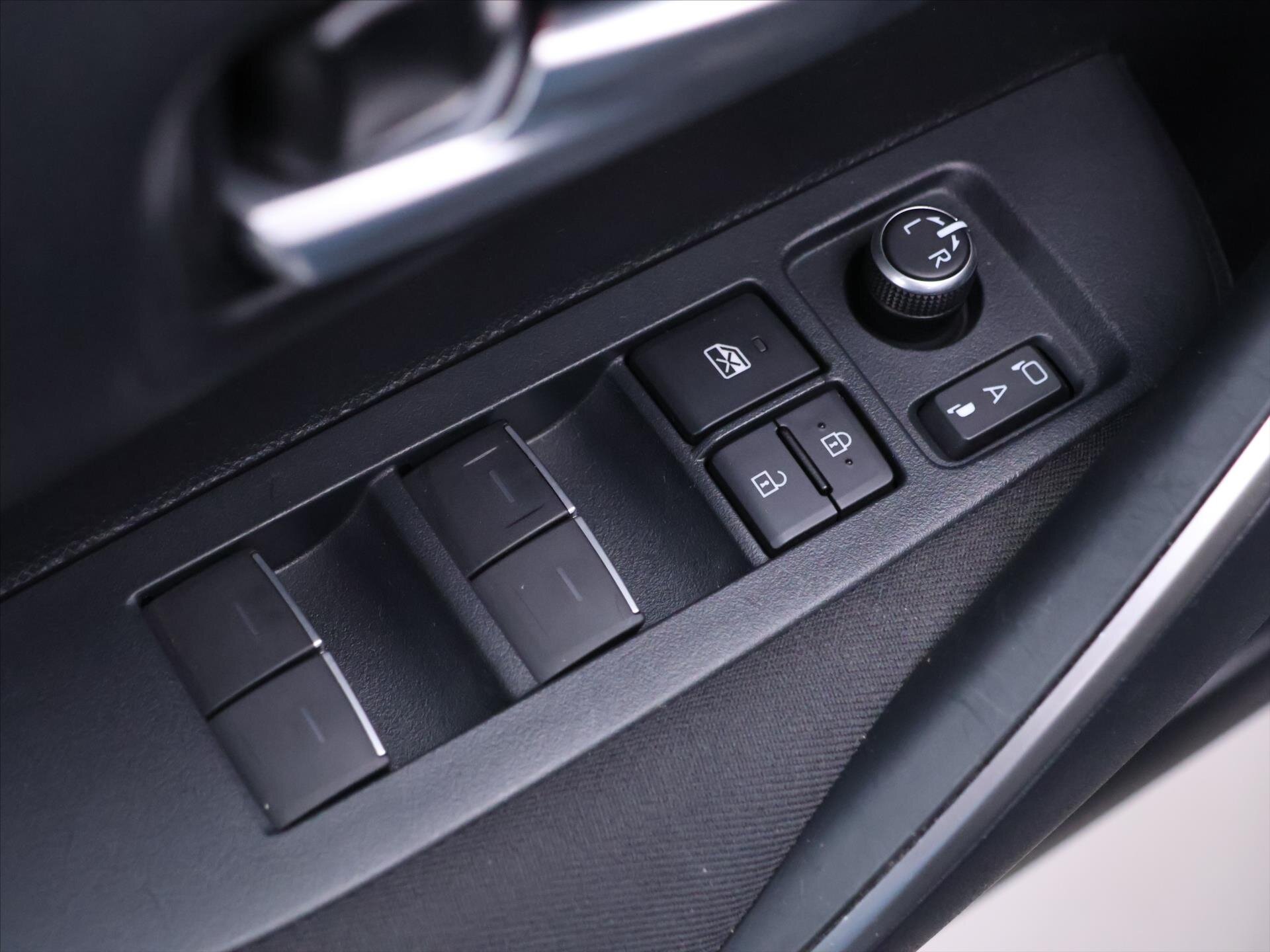 Toyota Corolla Sedan 1,5 l 92 kw