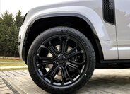 Land Rover Defender SUV / Terénní 4,4 l 467 kw