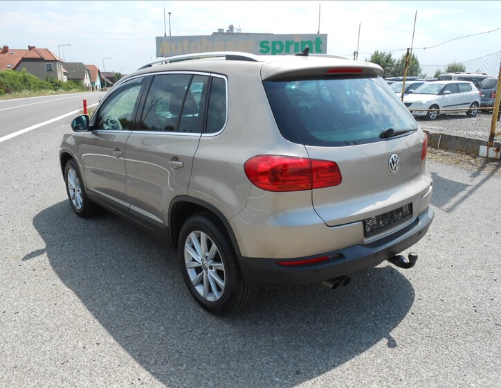Volkswagen Tiguan 8